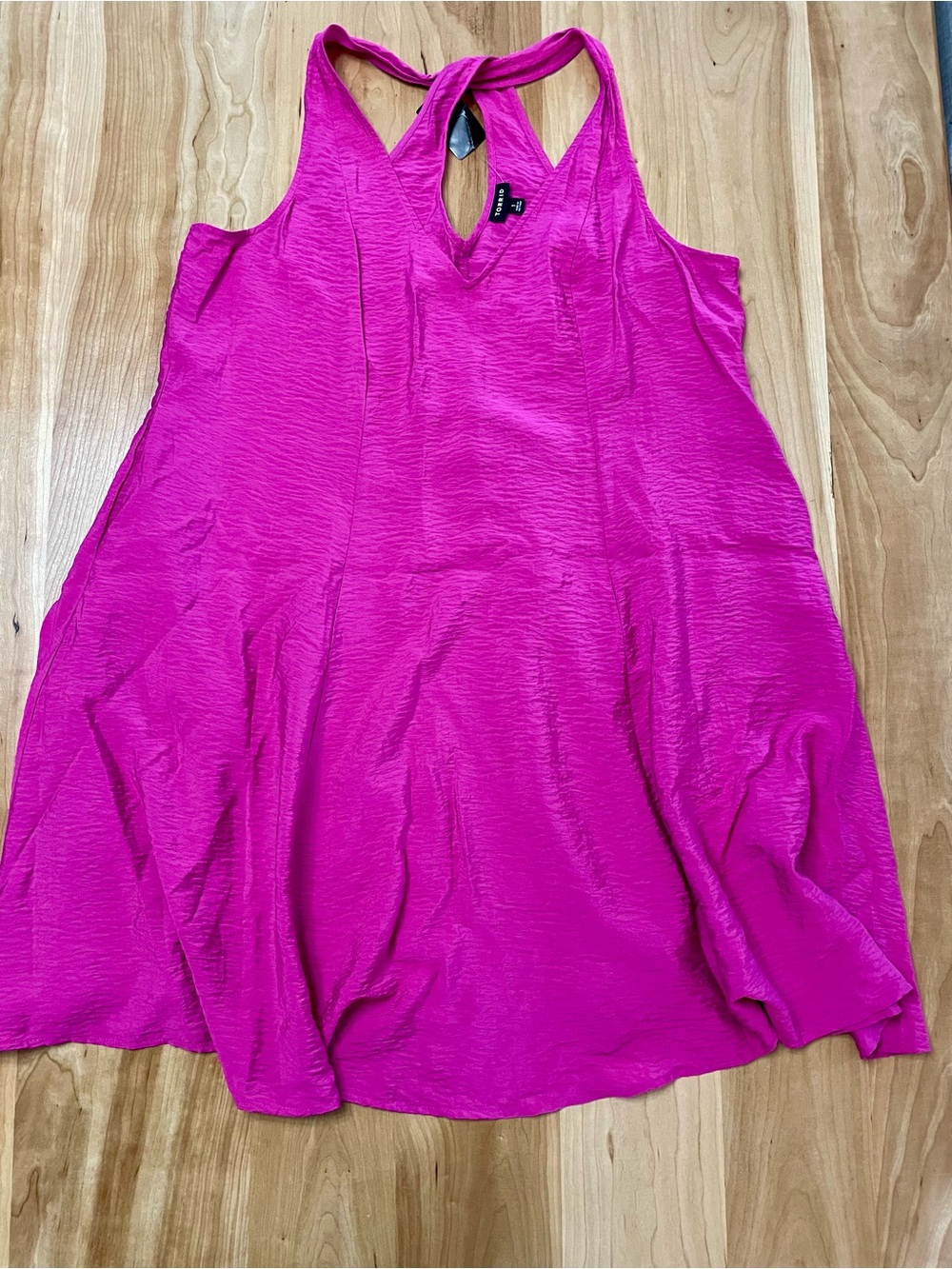 Torrid Fuchsia Pink Hammered Rayon V-Neck Twist Back Mini Dress 1 1X 14-16 NWT
